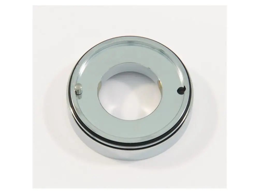 Verchromter Erweiterungsring für Brausestangen von Ideal Standard, mit einem Innenring und Aussparungen zur sicheren Befestigung und Stabilisierung.